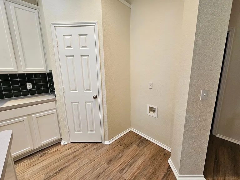 4320 Palmdale Dr — Photo 25