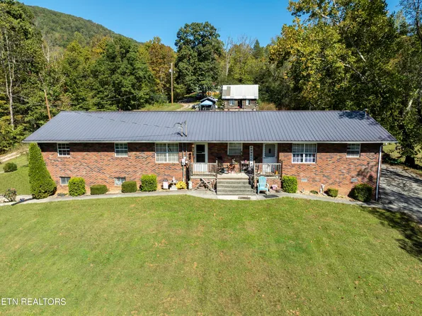 130 Big Springs Ln, Jacksboro, TN 37757