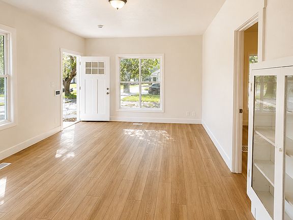 3rd image of 2230 Jackson Ave