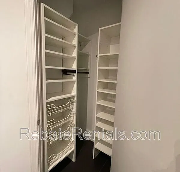 320 N 1st St #813 — Photo 17