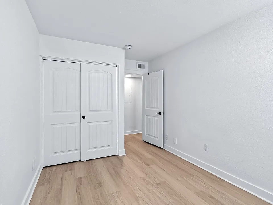 The Canvas Apartments - Bedroom