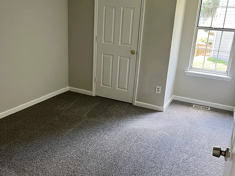 6435 Bedford Ln — Photo 4