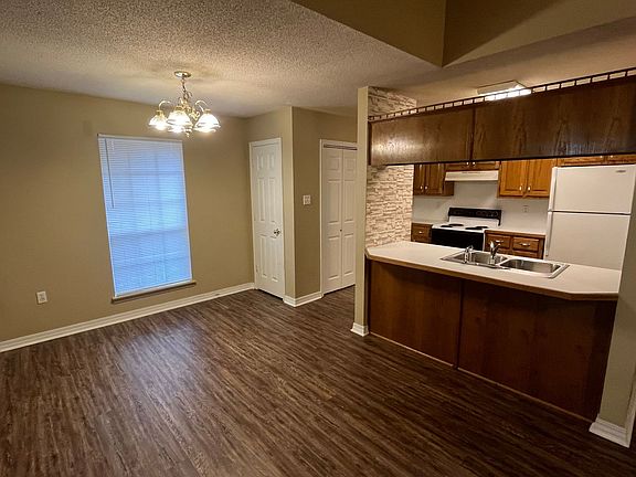 4th image of 507 W 19th St #513