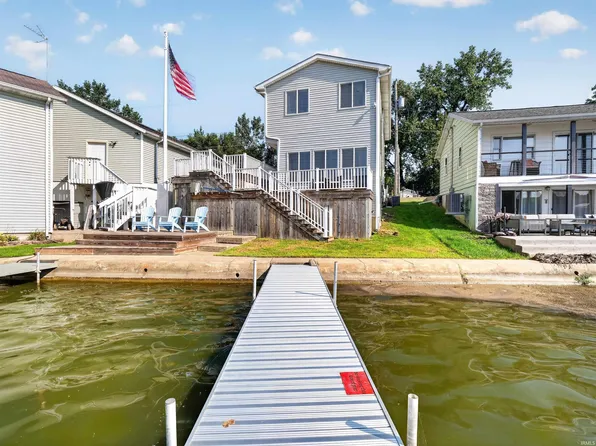 1430 N Shore Dr, Rome City, IN 46784