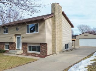 416 41st Ave NW, Rochester, MN 55901