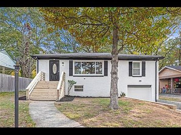 208 Silver Springs Cir SW
