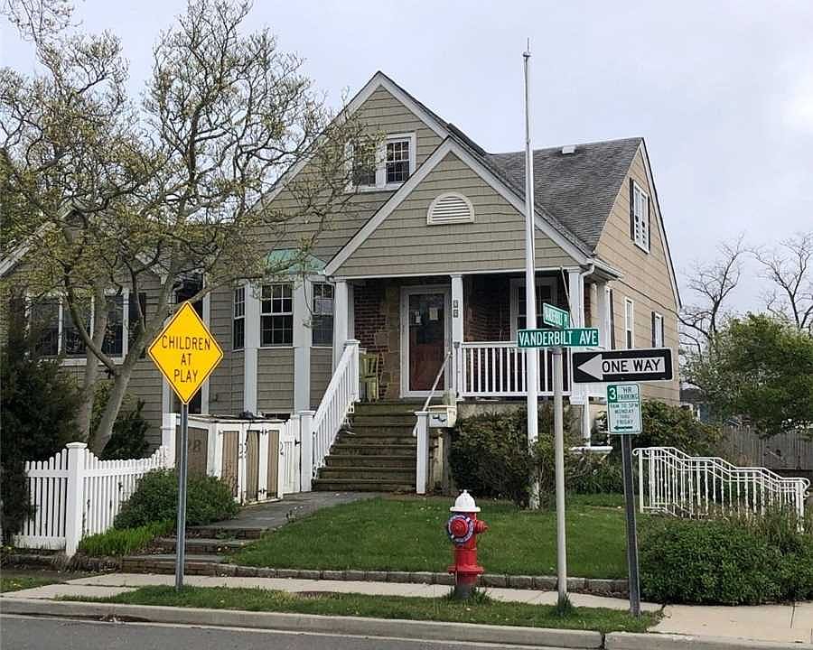 1st image of 28 Vanderbilt Ave