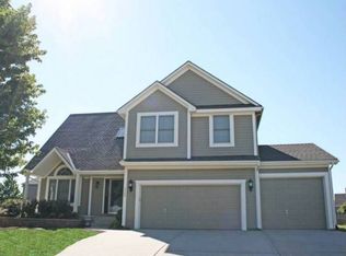 1125 SW Prairie Star Cir, Lees Summit, MO 64081