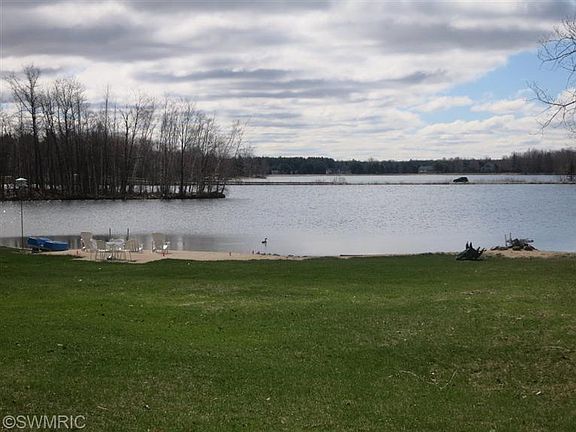 2nd image of 8336 Peninsula Dr