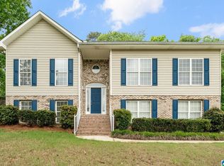7017 Fox Creek Dr, Trussville, AL 35173