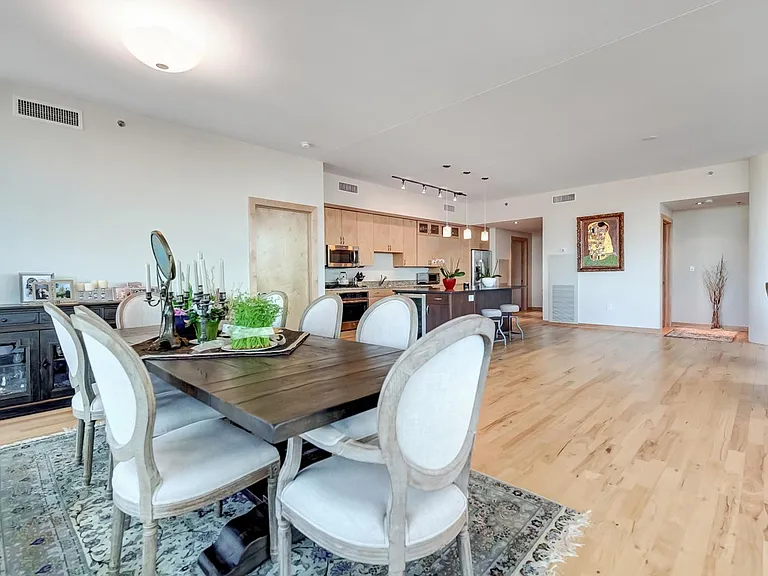 1120 S 2nd St #814 — Photo 11