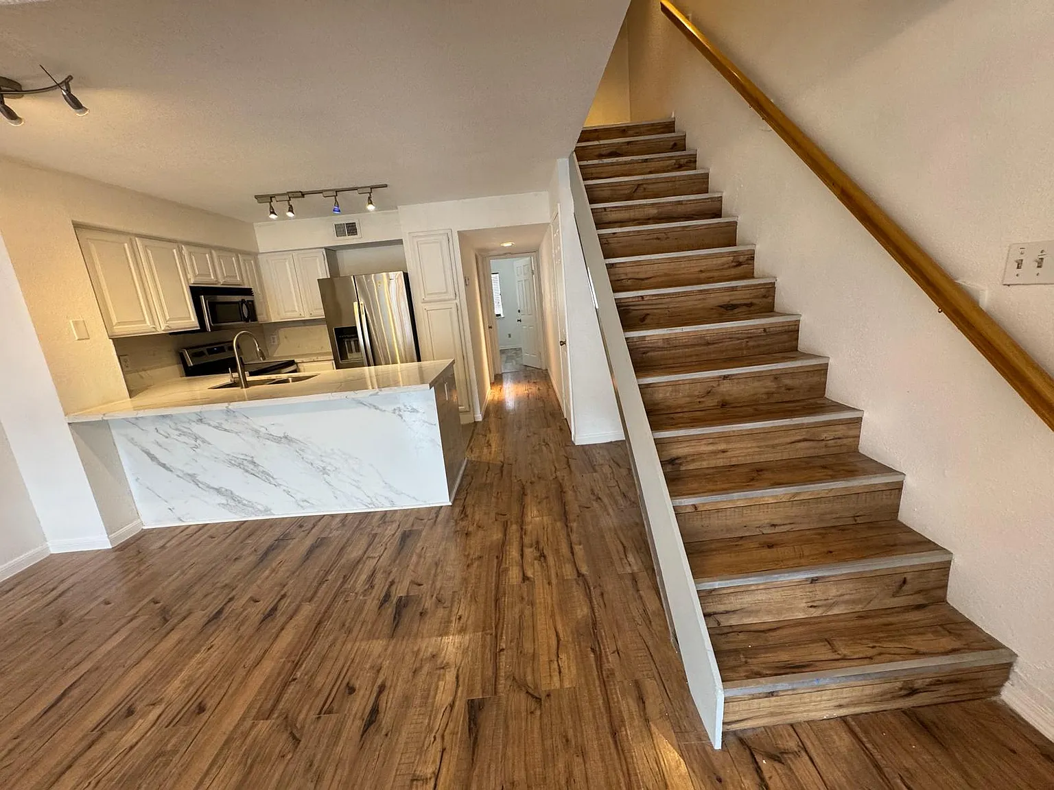 2 bed, 1150 sqft, $1,550 — Photo 2