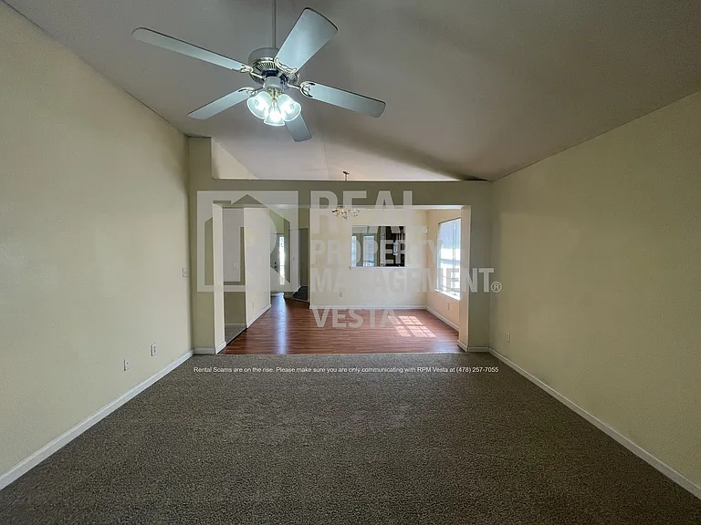 451 Crabapple Pl — Photo 3