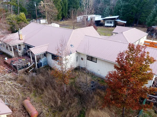 3663 Rockydale Rd, Cave Junction, OR 97523