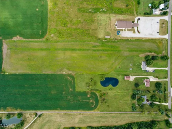 Lester Rd, Valley City, OH 44280