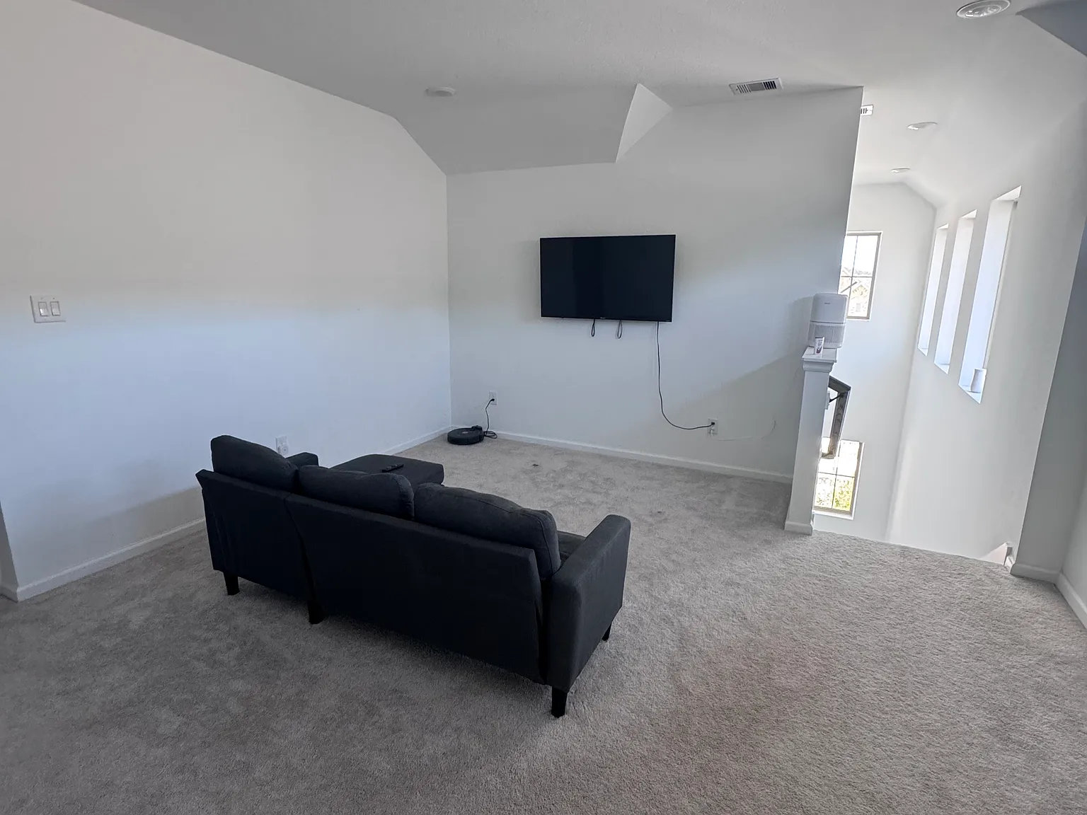 4 bed, 3.5 bath, 2426 sqft, $2,500 — Photo 2