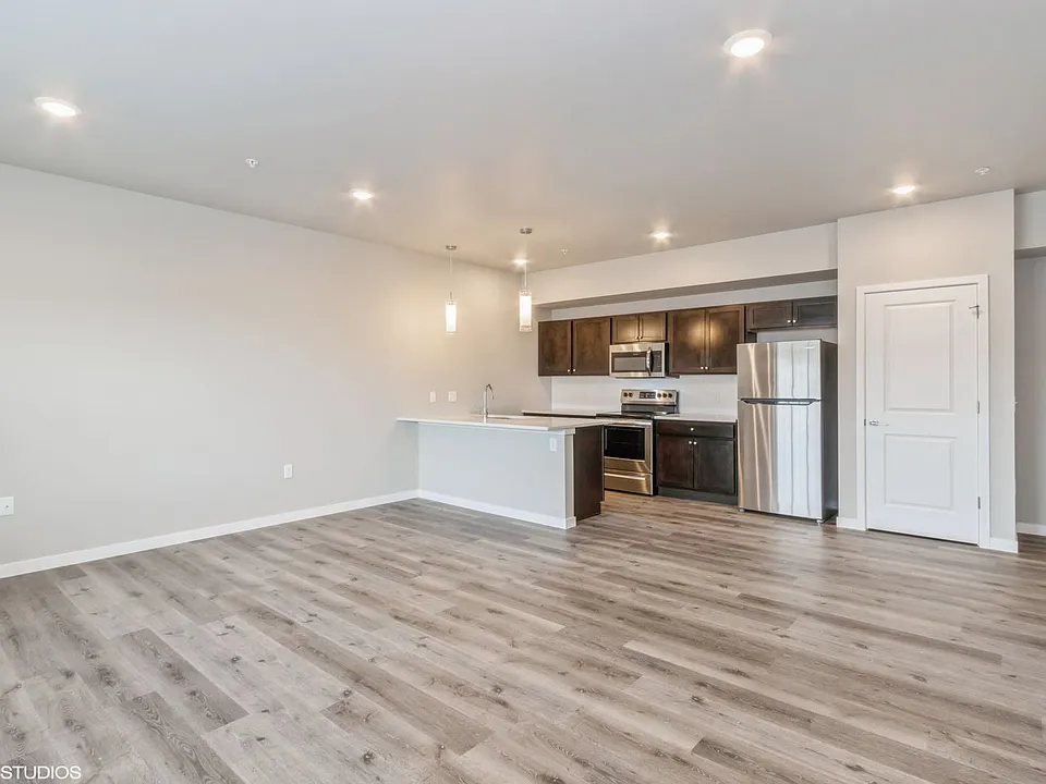 153 Ellen Ln SW