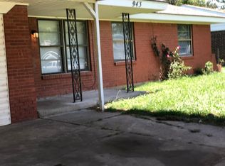 943 NW 1st St, Moore, OK 73160