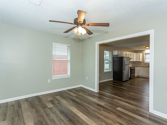 4th image of 405 55th St