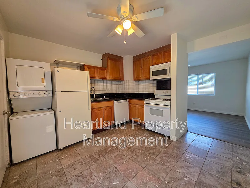 2 bed, 1.0 bath, 672 sqft, $1,995 — Photo 3