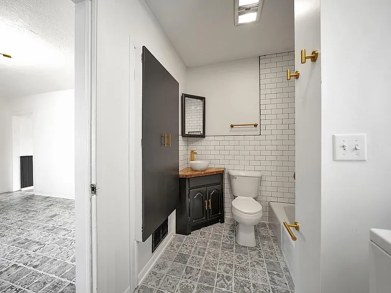 1603 N Cotner Blvd — Photo 10