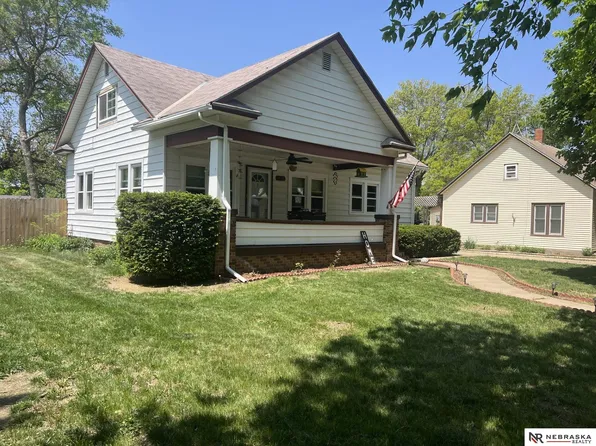 416 N Madison St, Brainard, NE 68626