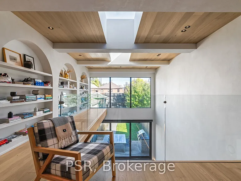 53 Palmerston Ave — Photo 13