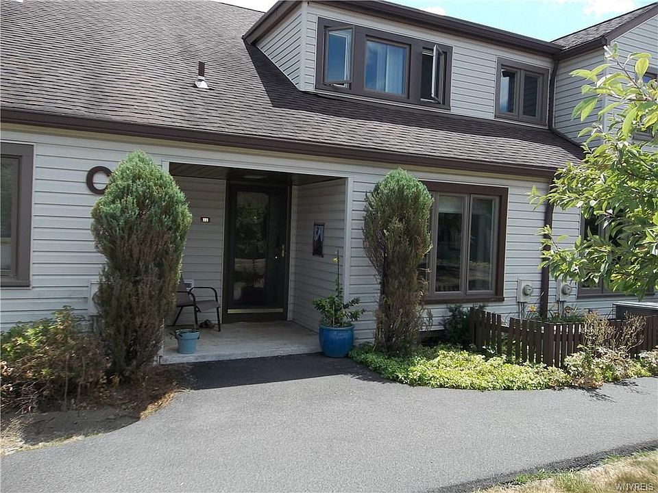1st image of 111 Old Meadow Dr
