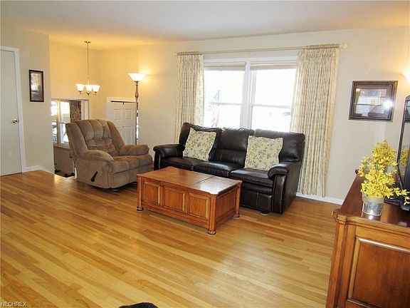 4th image of 168 Nottingham Dr