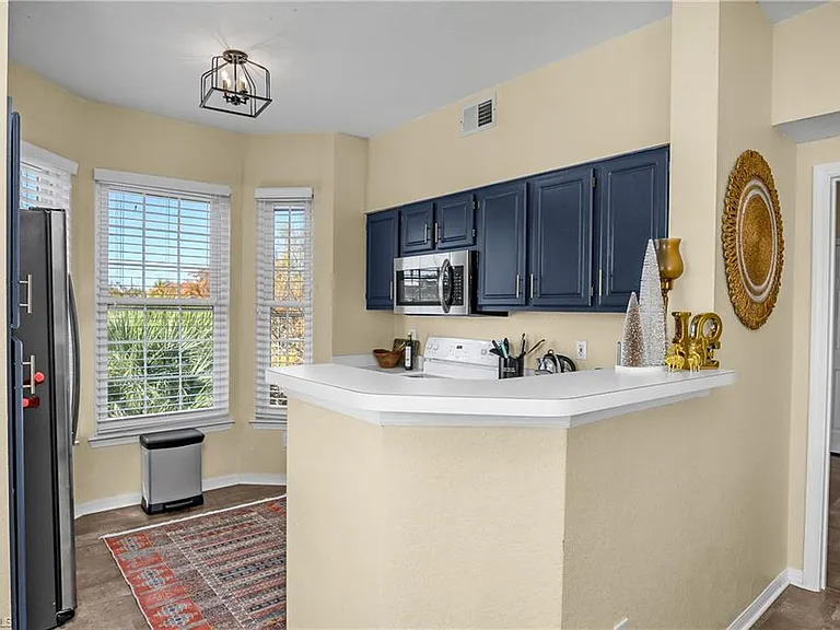 23500 Walden Center Dr #303 — Photo 11