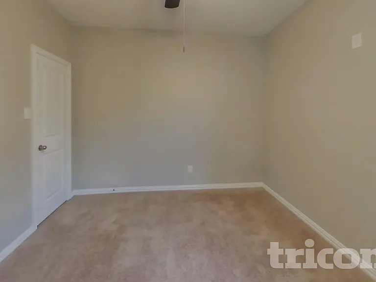 2401 Lalun Ln — Photo 15