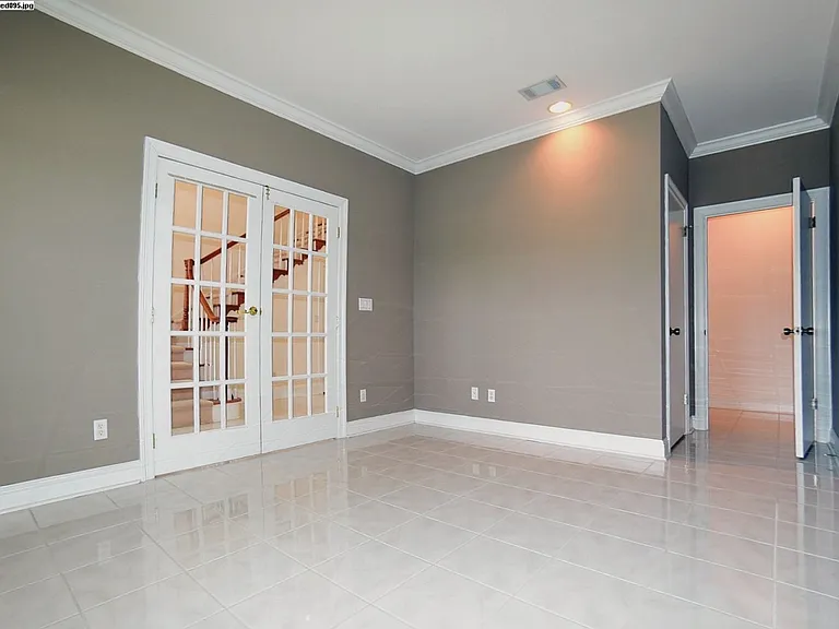 218 Windward Cv E — Photo 6