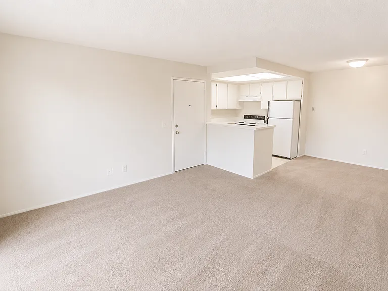 5910 Rancho Mission Rd #30 — Photo 2