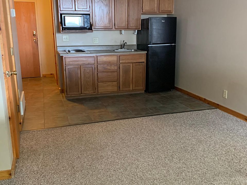 2nd image of 1640 Holdrege St #203