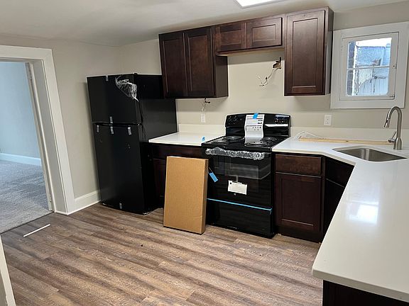 2nd image of 613 Caroline St APT B