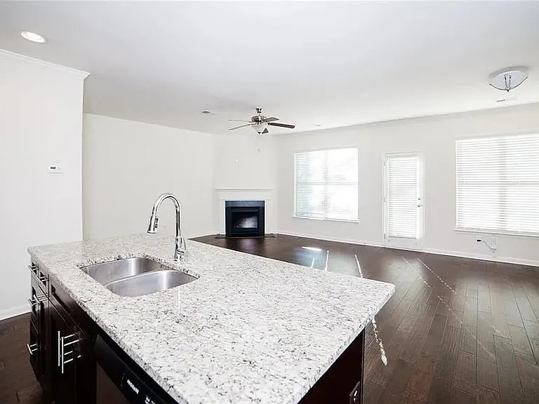 5570 Lightheart Ct — Photo 13