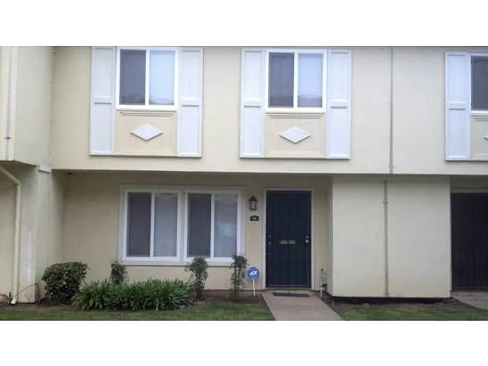 33 Omaha Ct photo 1