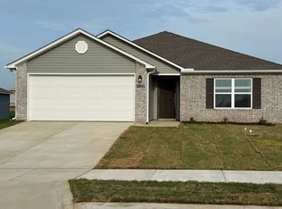 2801 Elliott St, Pea Ridge, AR 72751