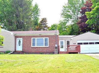95 E Dezeng St, Clyde, NY 14433