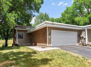 9604 Brighton Ln, Eden Prairie, MN 55347