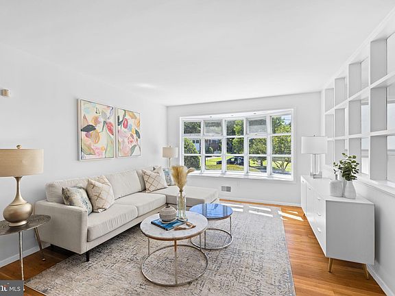 4th image of 3717 Emily St