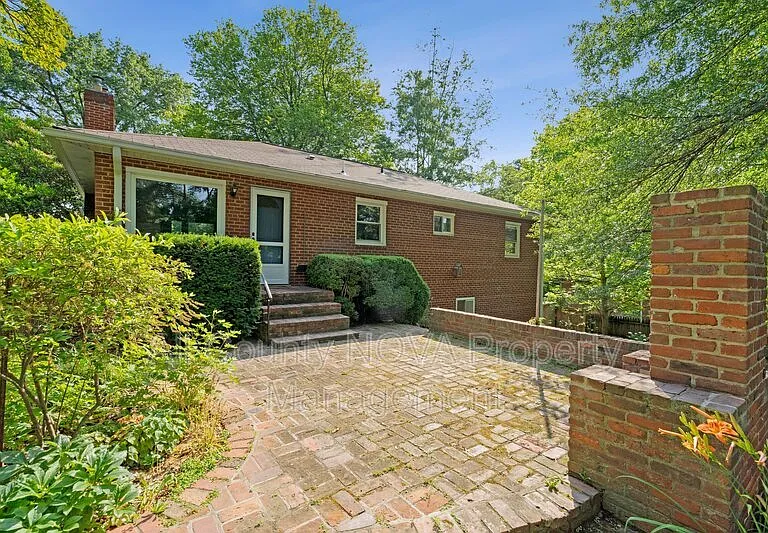 3160 Ravenwood Dr — Photo 32
