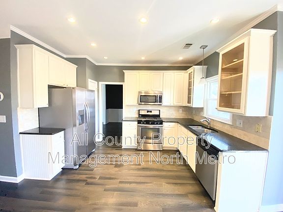 4th image of 11855 Leeward Walk Cir