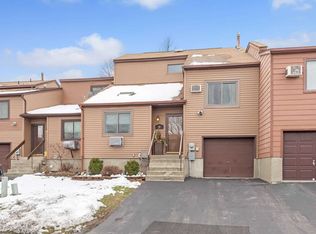 18 Walnut Ct, Fishkill, NY 12524