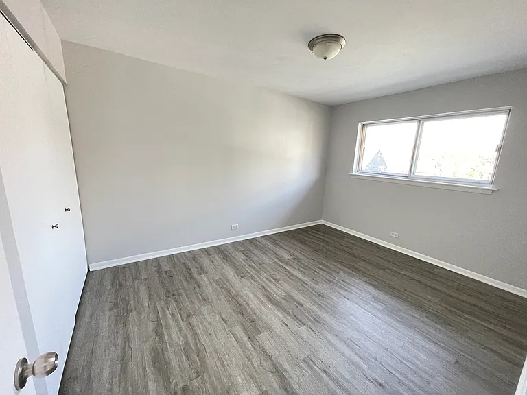 235 E Palatine Rd #2B — Photo 6