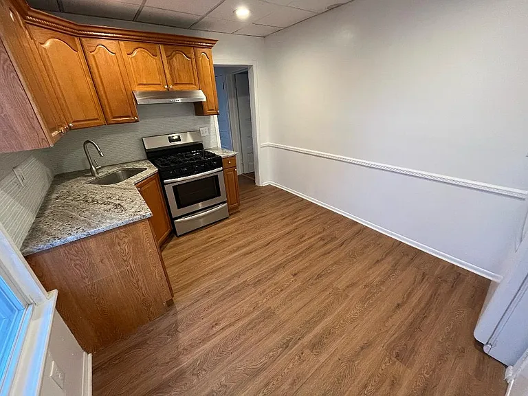 25 Kingsley St #2 — Photo 3