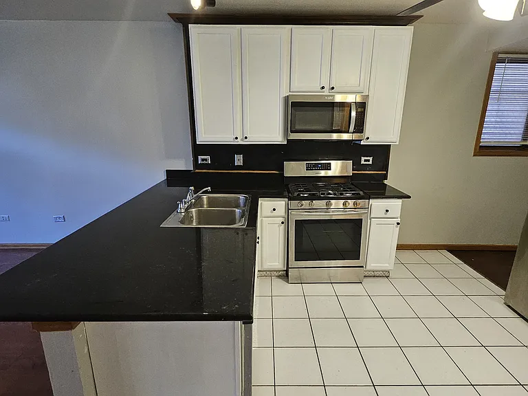 2434 W Polk St #1 — Photo 4