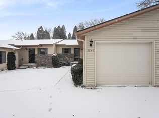 3242 Oxford Dr SE, Kentwood, MI 49512