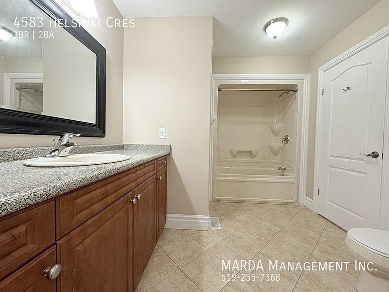 4583 Helsinki Cres — Photo 8