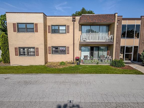 3rd image of 18320 Cherry Creek Dr APT 2